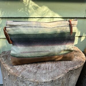 Striped blanket and Leather Bag